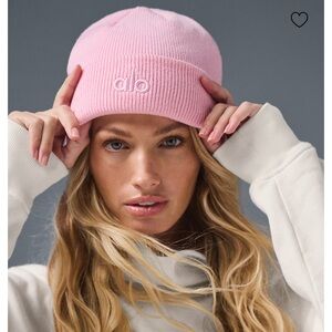 ALO Yoga notable Sweet Pink Beanie hat nwt new with tags sold out color $78